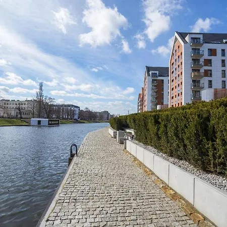 Stylish Oldtown Riverview Balcony Gdańsk