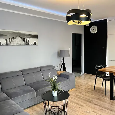 Stylish Oldtown Riverview Balcony Apartment Gdansk