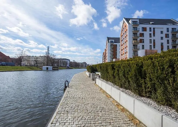 Stylish Oldtown Riverview Balcony 格但斯克