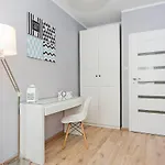 Stylish Oldtown Riverview Balcony דירה